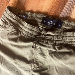 Hollister skinny jogger olive green size medium